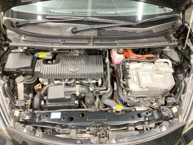 TOYOTA SIENTA HYBRID 2016