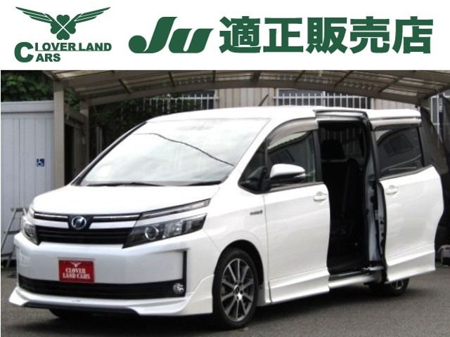 TOYOTA VOXY HYBRID 2014