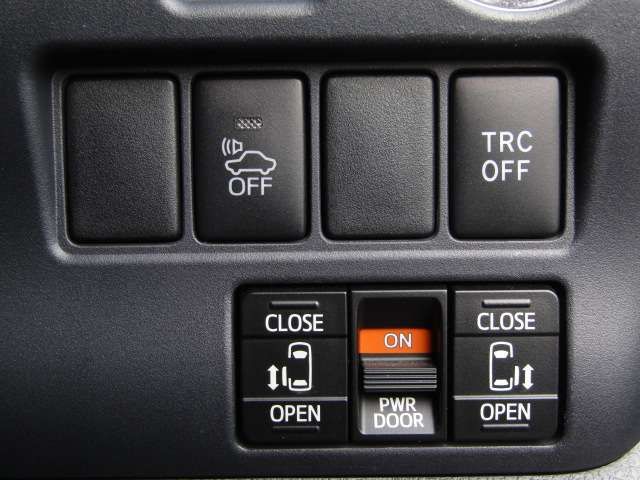 TOYOTA VOXY HYBRID 2014