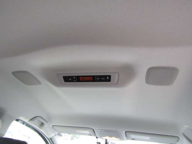 TOYOTA VOXY HYBRID 2014