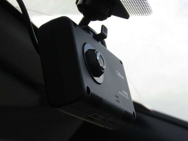 TOYOTA VOXY HYBRID 2014