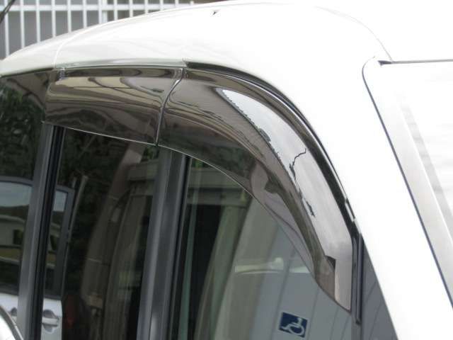 TOYOTA VOXY HYBRID 2014