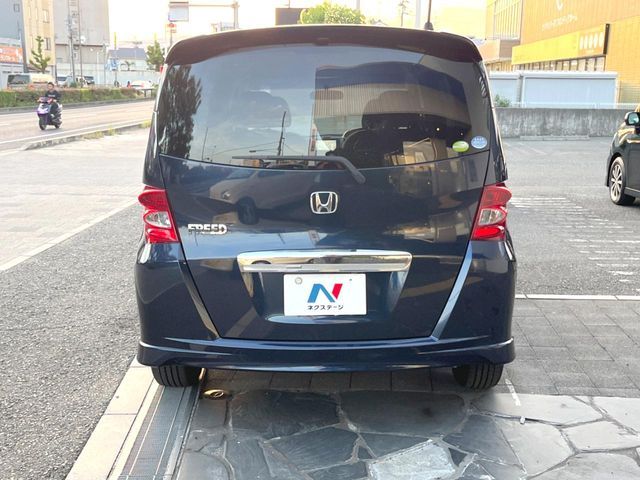 HONDA FREED 2010