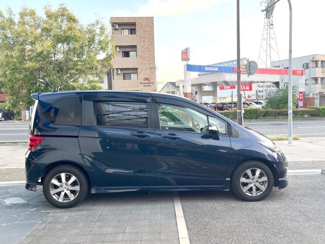 HONDA FREED 2010