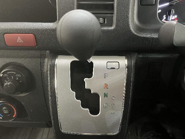 TOYOTA HIACE van 2WD 2023