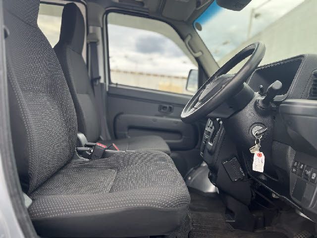 TOYOTA PIXIS van 2020