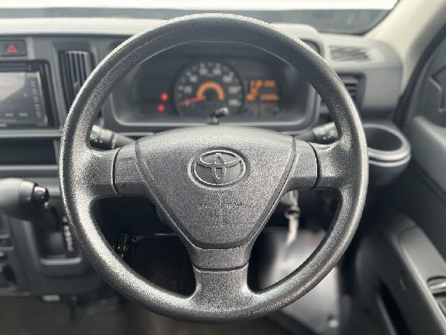 TOYOTA PIXIS van 2020