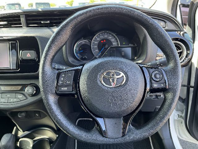 TOYOTA VITZ HYBRID 2019