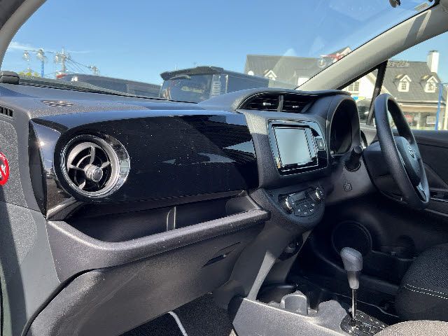 TOYOTA VITZ HYBRID 2019