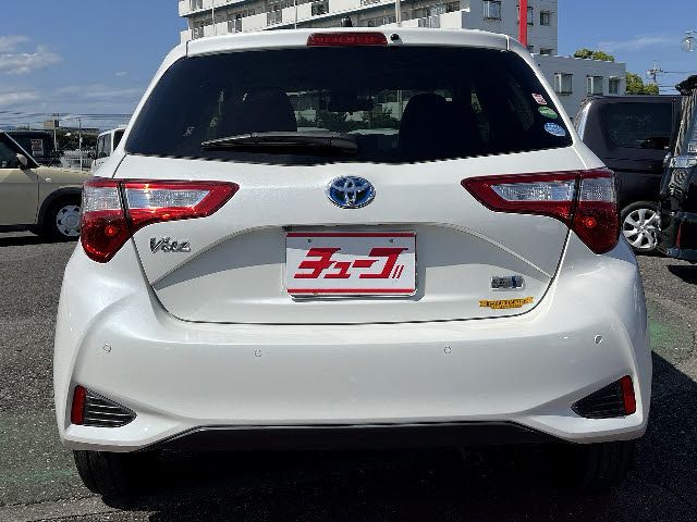 TOYOTA VITZ HYBRID 2019