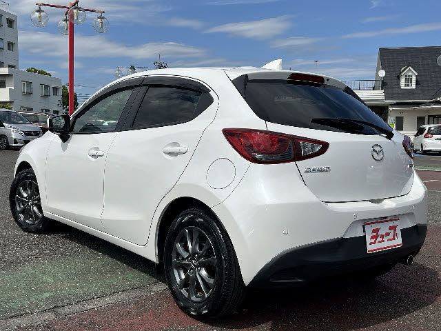 MAZDA DEMIO 2018