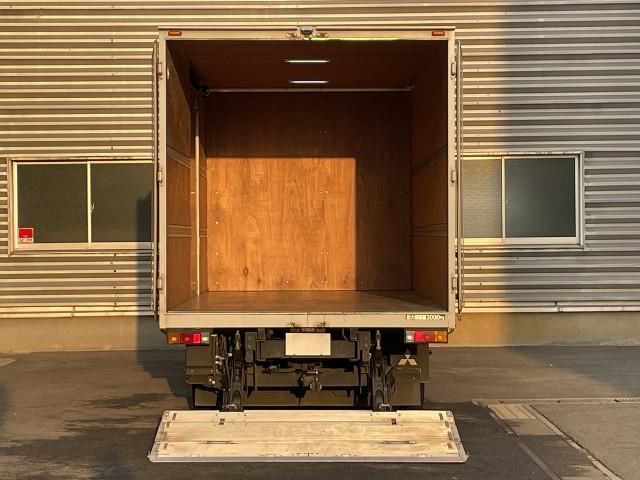 MITSUBISHI CANTER 2018