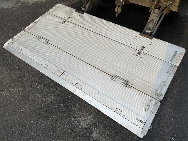 MITSUBISHI CANTER 2018