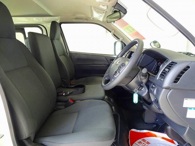 TOYOTA HIACE van 4WD 2025