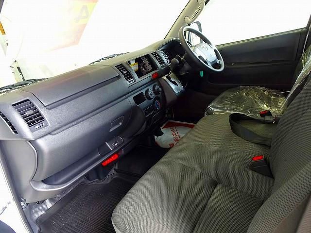 TOYOTA HIACE van 4WD 2025