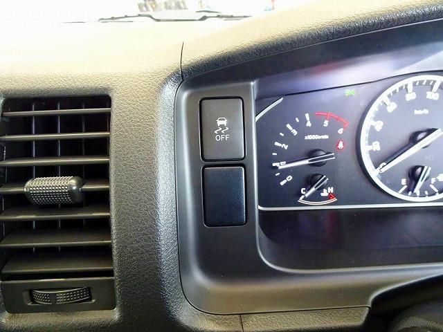 TOYOTA HIACE van 4WD 2025