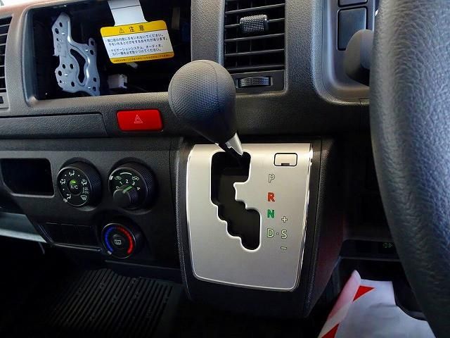 TOYOTA HIACE van 4WD 2025