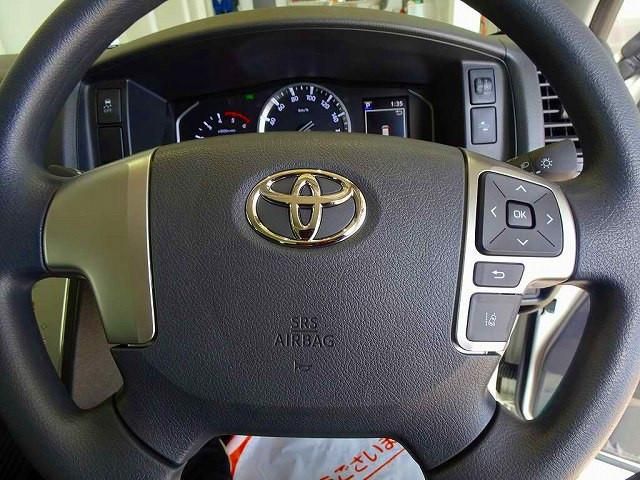 TOYOTA HIACE van 4WD 2025