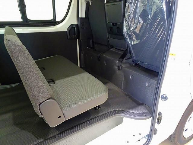 TOYOTA HIACE van 4WD 2025