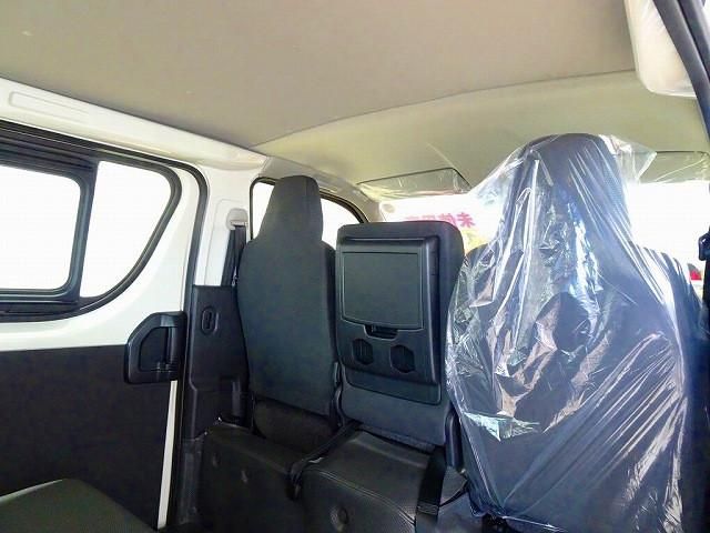 TOYOTA HIACE van 4WD 2025