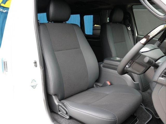 TOYOTA HIACE van 2WD 2025