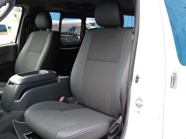 TOYOTA HIACE van 2WD 2025