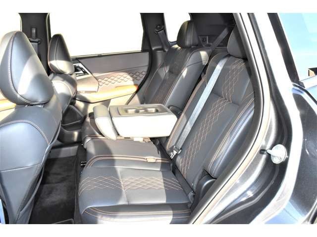 MITSUBISHI OUTLANDER PHEV 2024