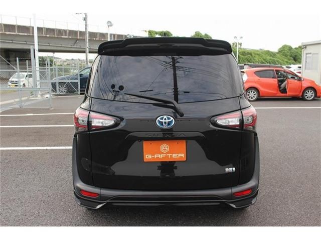 TOYOTA SIENTA HYBRID 2019