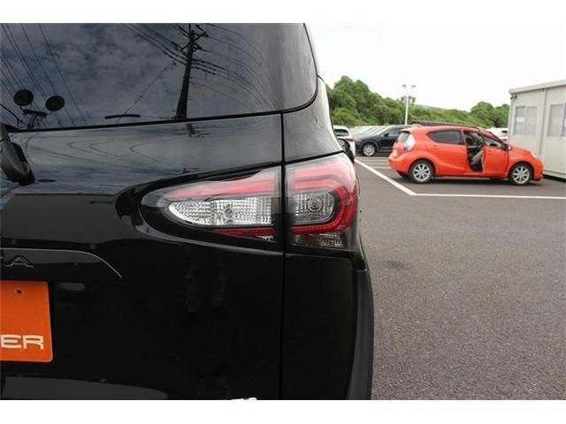 TOYOTA SIENTA HYBRID 2019