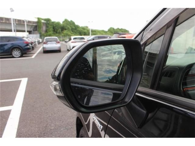 TOYOTA SIENTA HYBRID 2019