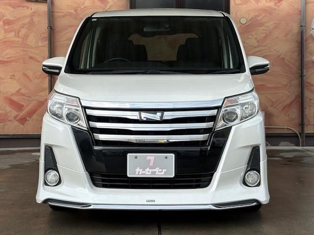 TOYOTA NOAH 2015