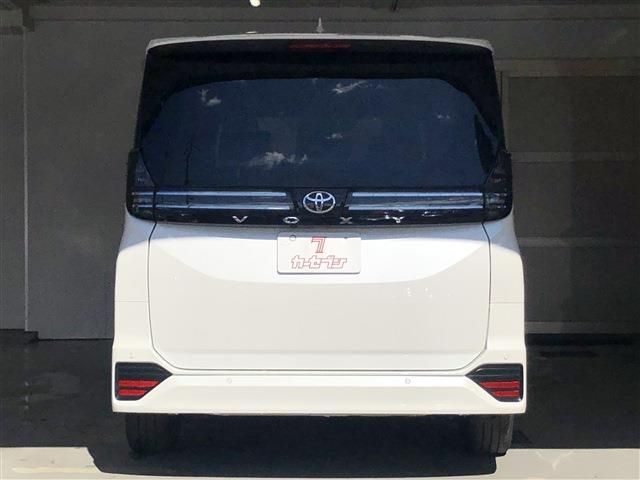 TOYOTA VOXY 4WD 2024