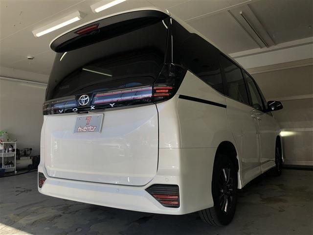 TOYOTA VOXY 4WD 2024