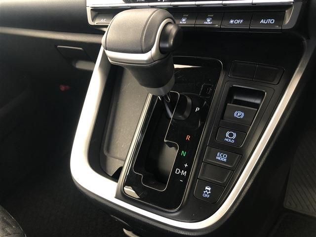 TOYOTA VOXY 4WD 2024