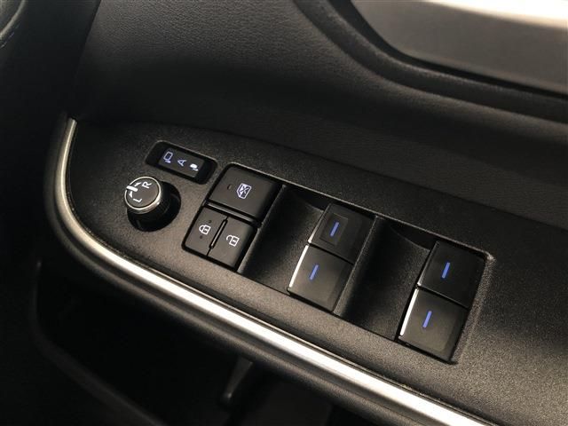 TOYOTA VOXY 4WD 2024