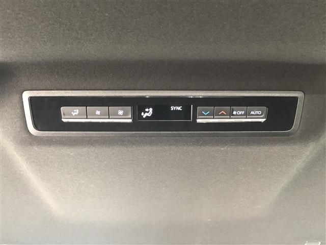 TOYOTA VOXY 4WD 2024