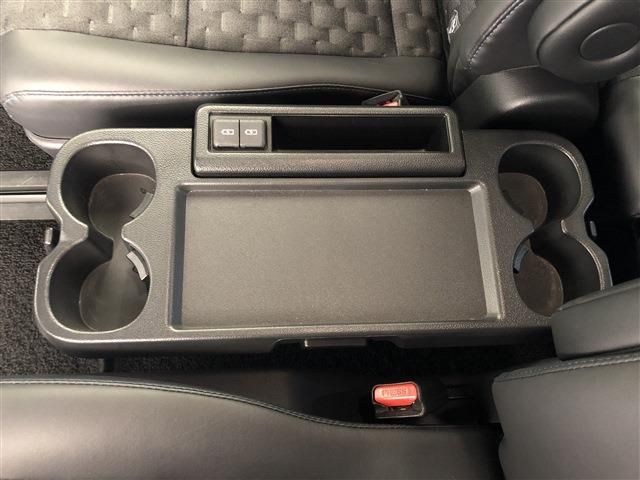 TOYOTA VOXY 4WD 2024