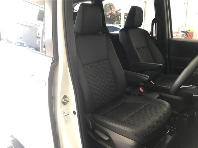 TOYOTA VOXY 4WD 2024