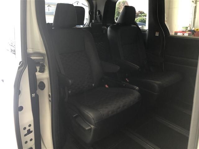 TOYOTA VOXY 4WD 2024