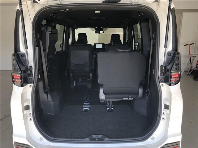 TOYOTA VOXY 4WD 2024