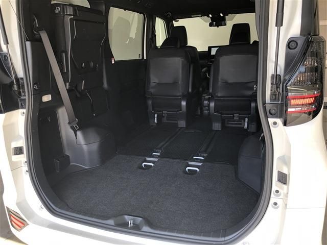 TOYOTA VOXY 4WD 2024