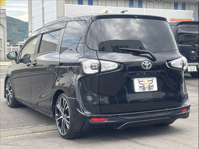 TOYOTA SIENTA 2016