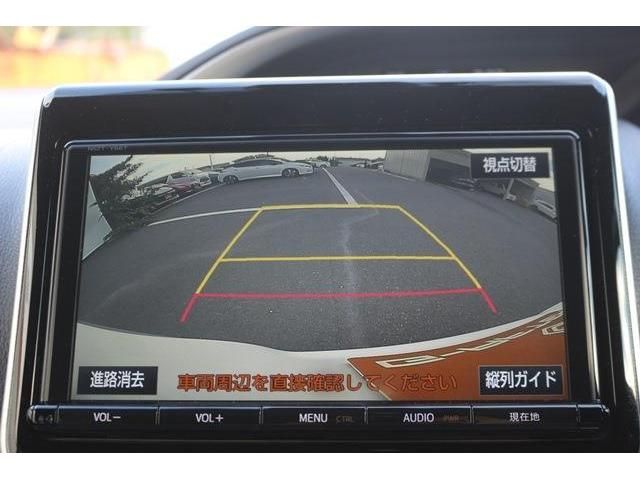 TOYOTA VOXY HYBRID 2017