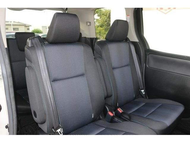 TOYOTA VOXY HYBRID 2017