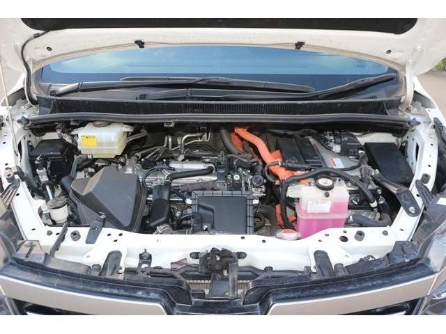 TOYOTA VOXY HYBRID 2017