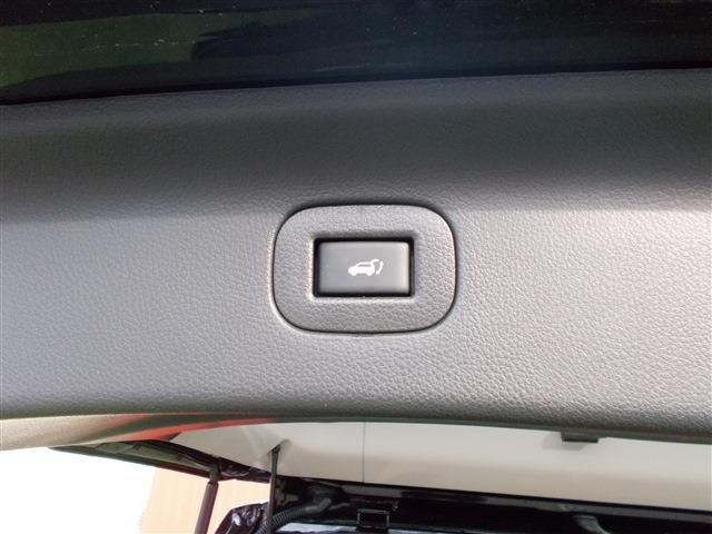 NISSAN ELGRAND  4WD 2020