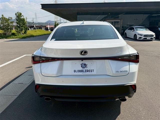 TOYOTA LEXUS IS300h 2023