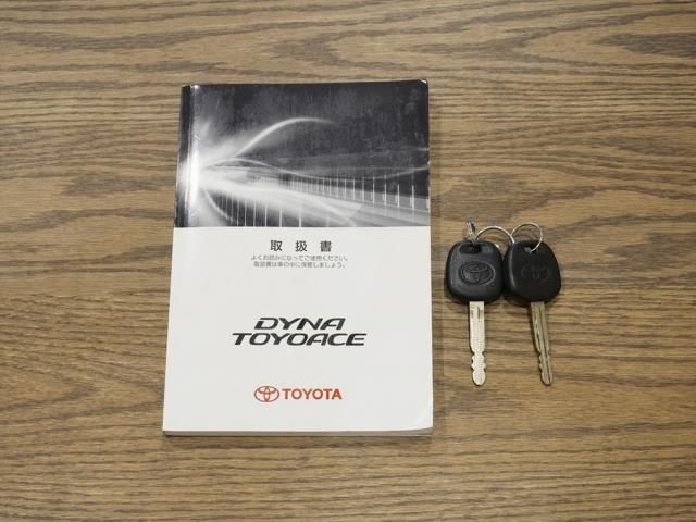 TOYOTA DYNA 2013