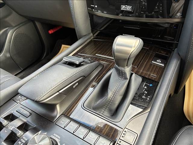 TOYOTA LEXUS LX570 AWD 2019