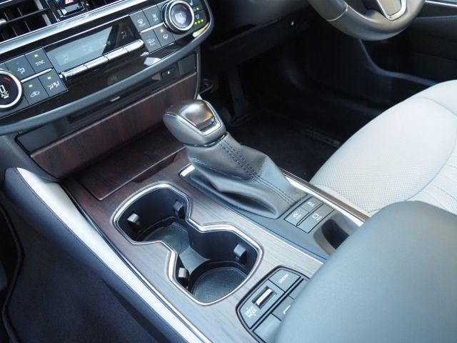 TOYOTA CROWN sedan hybrid 4WD 2021